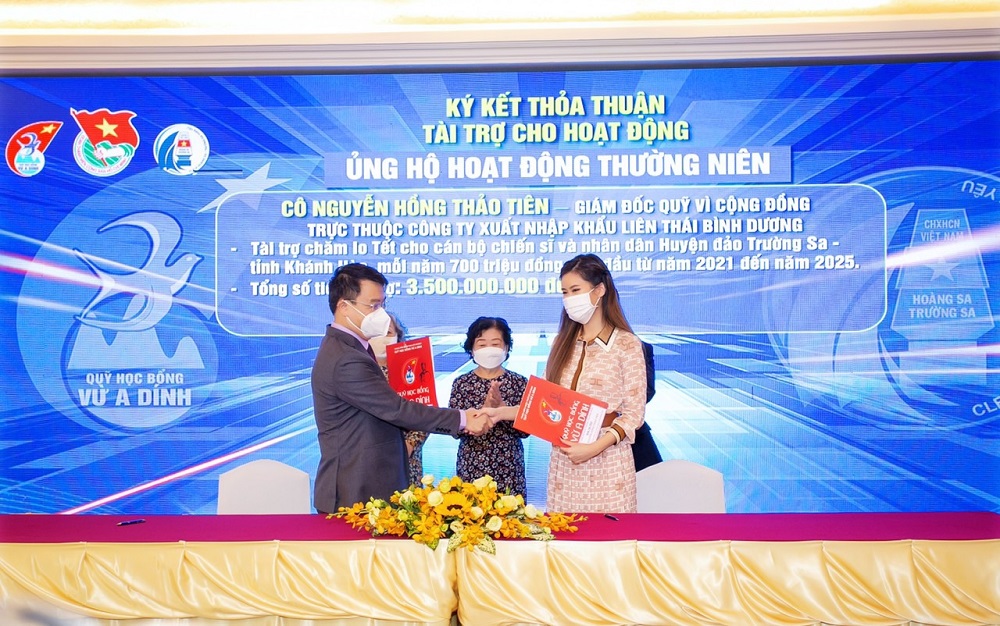 Tiên Nguyễn tài trợ 3 tỷ 500 triệu đồng lo tết cho chiến sĩ, nhân dân Trường Sa